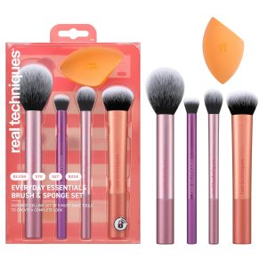 Real Techniques 5 Piece Everyday Essentials Makeup Brush Set, Includes 4 Brushes & Makeup Sponge, For Foundation, Blush, Bronzer, Contour, Eyeshadow, & Powder, Travel Gift Set, Cruelty-Free & Vegan