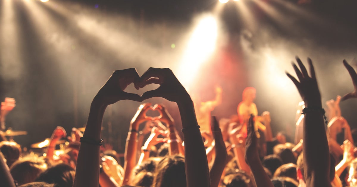 “Is sustainable fashion this year’s festival trend?”. Coachella Music Festival Dress Guide