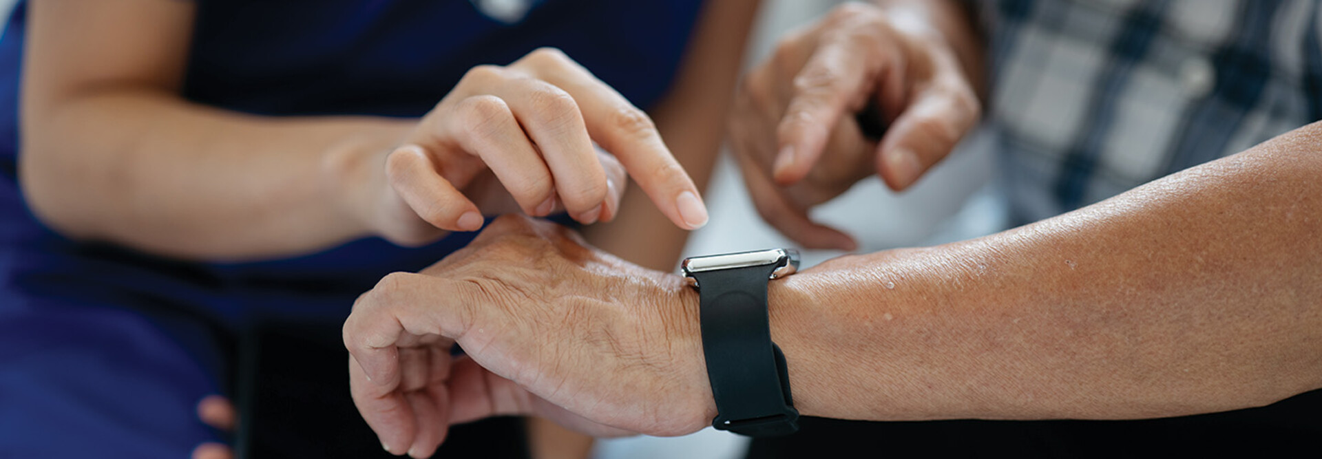 AI wearables for remote patient monitoring